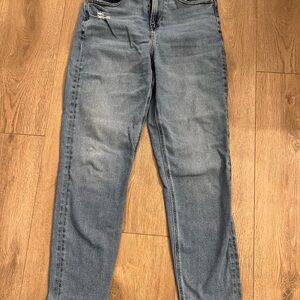 American Eagle Outfitters curvy mom jean stretch